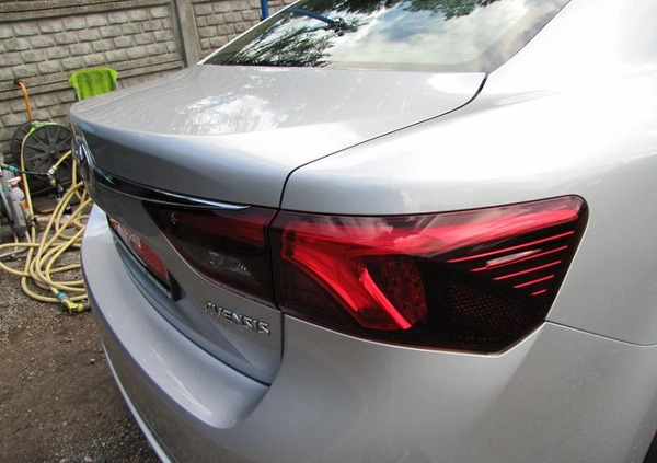 Toyota Avensis cena 46900 przebieg: 191500, rok produkcji 2016 z Kowal małe 232